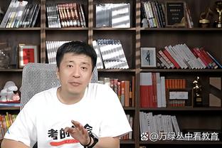 莫名有点甜？周琦晒与胡明轩合照：戴上眼镜更帅了